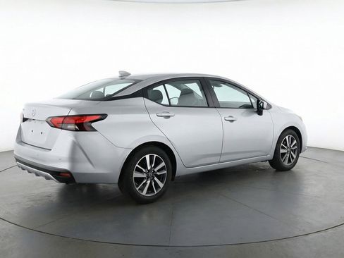 Used 2025 Nissan Versa SV image 9