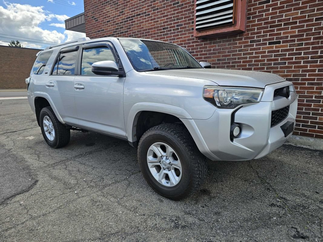 Used 2014 Toyota 4Runner SR5 AWD/4WD image 20