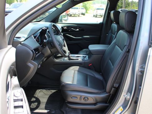 Certified 2023 Chevrolet Traverse RS w/ LPO, Floor Liner Package AWD/4WD image 13