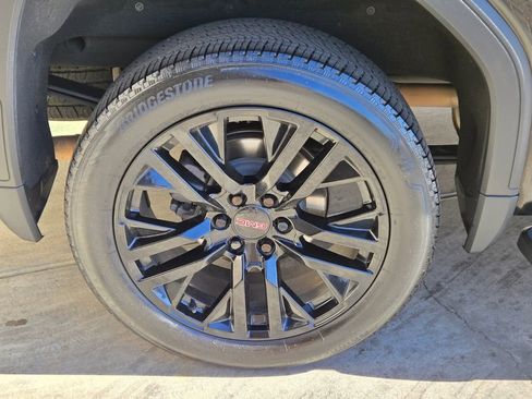 Used 2022 GMC Sierra 1500 SLT w/ SLT Premium Plus Package image 9