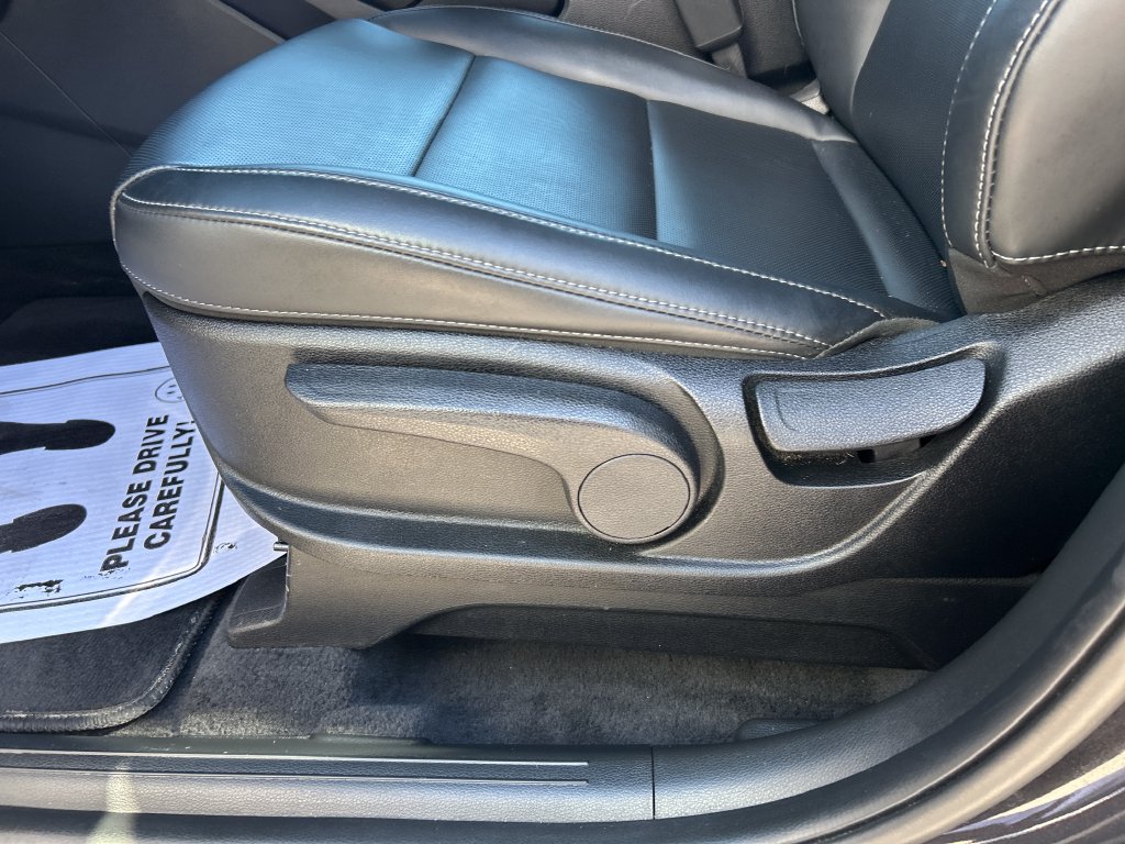 Used 2025 Kia Telluride LX FWD image 11