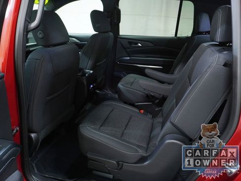 Used 2025 Chevrolet Traverse LT FWD image 16