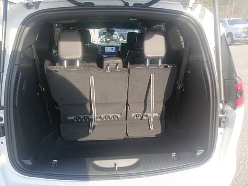 New 2026 Chrysler Pacifica Select image 14