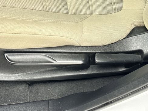 Used 2021 Honda CR-V LX image 17