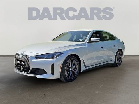 Used 2025 BMW i4 xDrive40i w/ Parking Assistance Package image 3