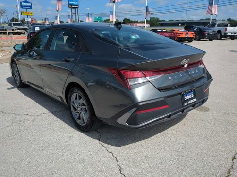 Used 2024 Hyundai Elantra SEL FWD image 6