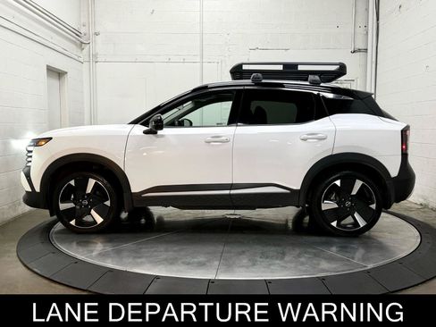 Used 2025 Nissan Kicks SR w/ SR Premium Package AWD/4WD image 6