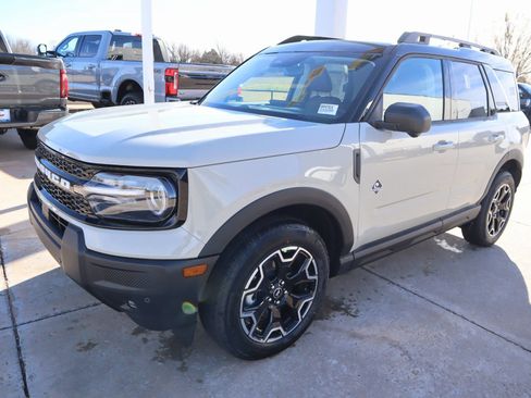 New 2025 Ford Bronco Sport Outer Banks w/ Outer Banks Tech Package+ image 12