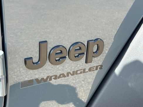 New 2026 Jeep Wrangler Unlimited Rubicon 392 w/ Quick Order Package 27X Moab AWD/4WD image 11