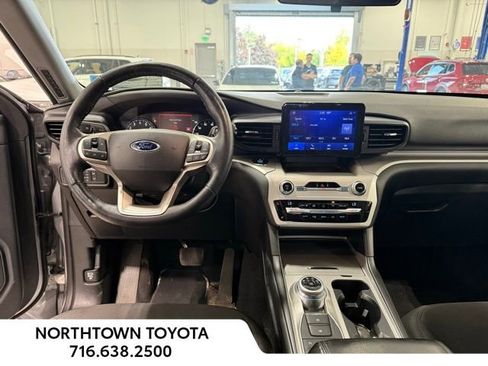 Used 2020 Ford Explorer XLT w/ Comfort Package image 20