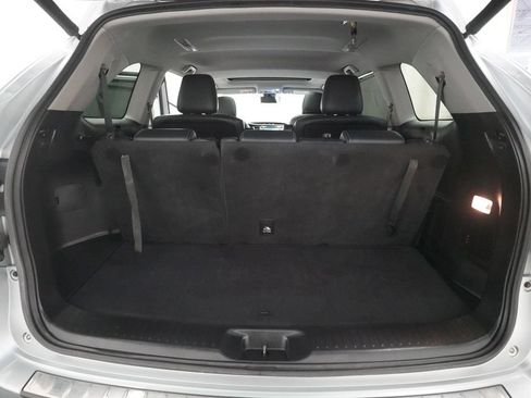 Used 2018 Toyota Highlander XLE AWD/4WD image 10