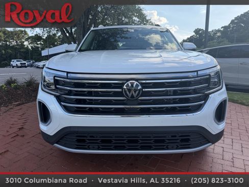 Certified 2026 Volkswagen Atlas SE w/ Panoramic Sunroof Package FWD image 2