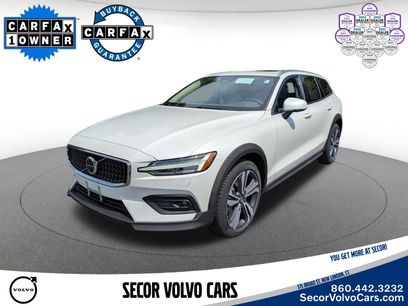 Certified 2026 Volvo V60 B5 Cross Country Plus w/ Protection Package Premier