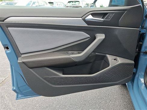 New 2025 Volkswagen Jetta SE image 10