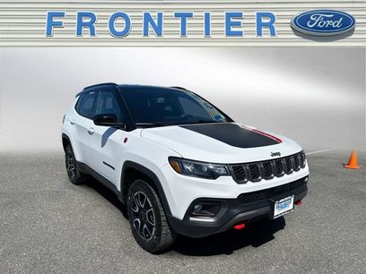 Used 2025 Jeep Compass Trailhawk