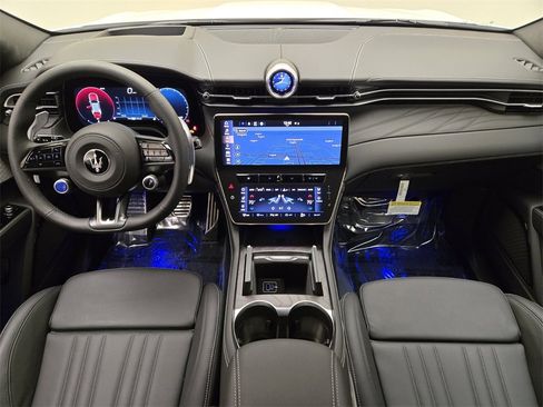 New 2025 Maserati Grecale Modena image 19