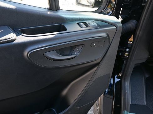 Used 2025 Mercedes-Benz Sprinter 2500 image 8