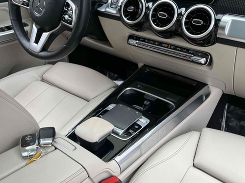 Used 2020 Mercedes-Benz GLB 250 4MATIC image 50