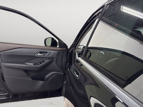 Used 2022 Nissan Rogue Platinum w/ Head-Up Display Package AWD/4WD image 14