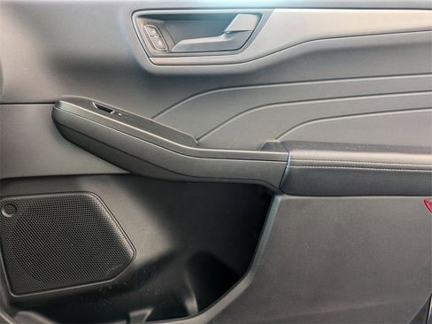 Used 2025 Ford Escape Active image 32