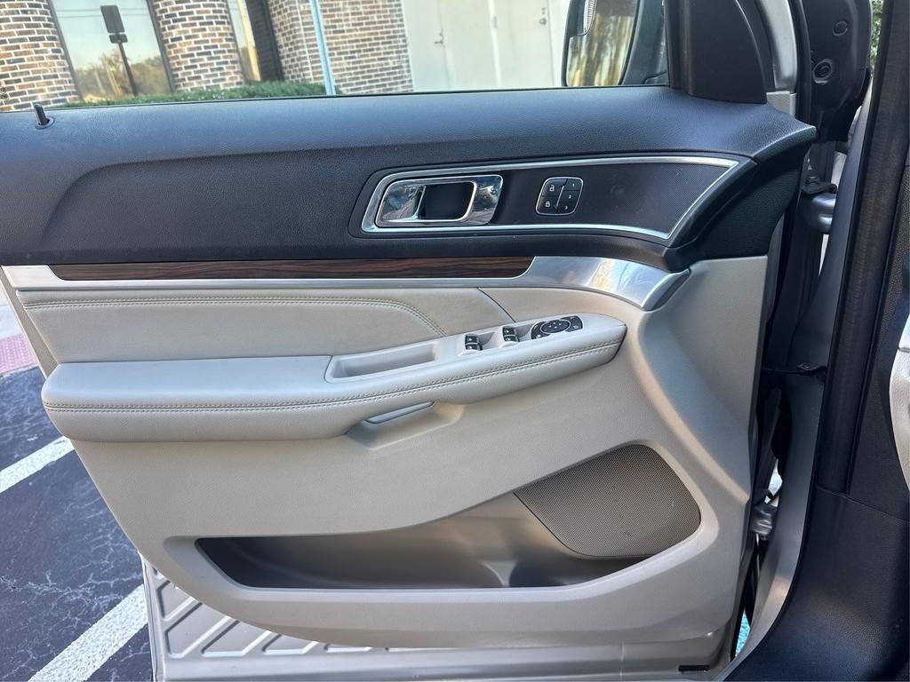 Used 2018 Ford Explorer Limited FWD image 18