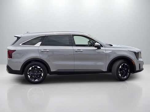 Used 2026 Kia Sorento S FWD image 3