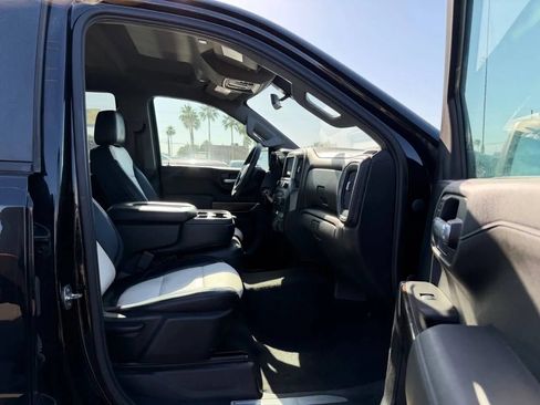 Used 2020 Chevrolet Silverado 1500 LT AWD/4WD image 28