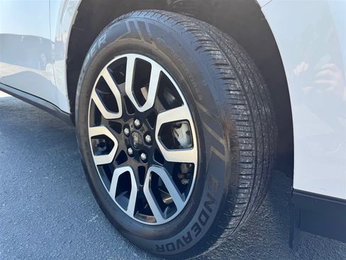 Used 2022 Ford Maverick Lariat w/ Lariat Luxury Package FWD image 11