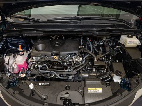 Used 2025 Toyota Sienna XLE image 22