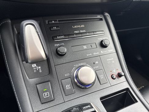 Used 2016 Lexus CT 200h w/ Navigation Package image 34