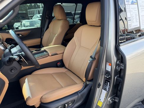 Used 2026 Lexus LX 700h Luxury w/ Appearance Package AWD/4WD image 16