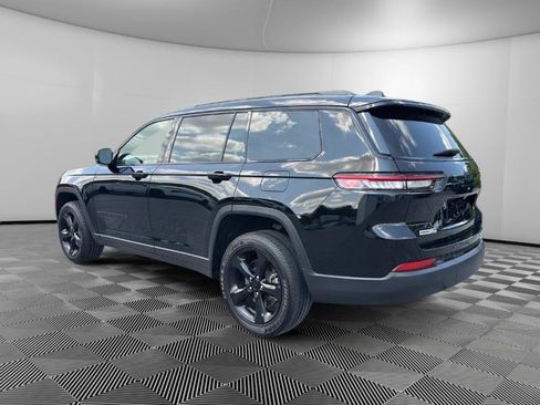 Used 2023 Jeep Grand Cherokee L Altitude AWD/4WD image 3
