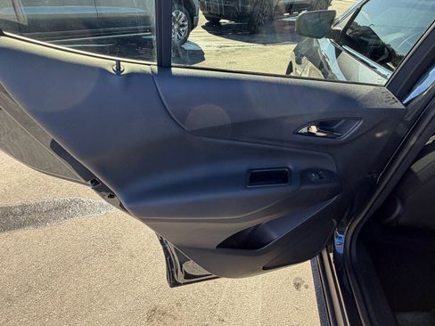 Used 2023 Chevrolet Equinox LT image 18