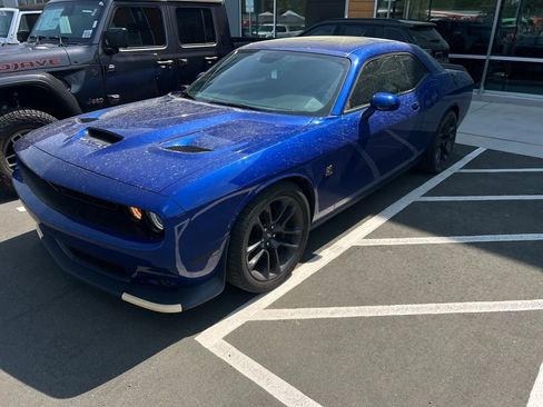 Used 2022 Dodge Challenger R/T Scat Pack image 1