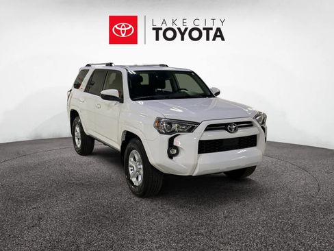 Used 2024 Toyota 4Runner SR5 RWD image 13
