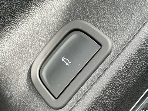 Used 2026 Buick Enclave Sport Touring w/ Power Package FWD image 18