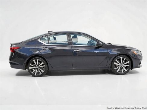 Used 2019 Nissan Altima 2.5 Platinum FWD image 4