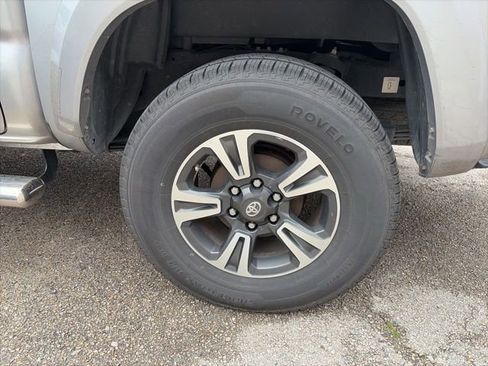 Used 2016 Toyota Tacoma TRD Sport w/ Towing Package image 6