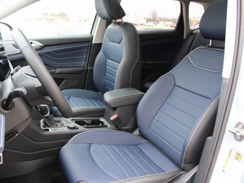 New 2026 Volkswagen Taos SEL AWD/4WD image 8