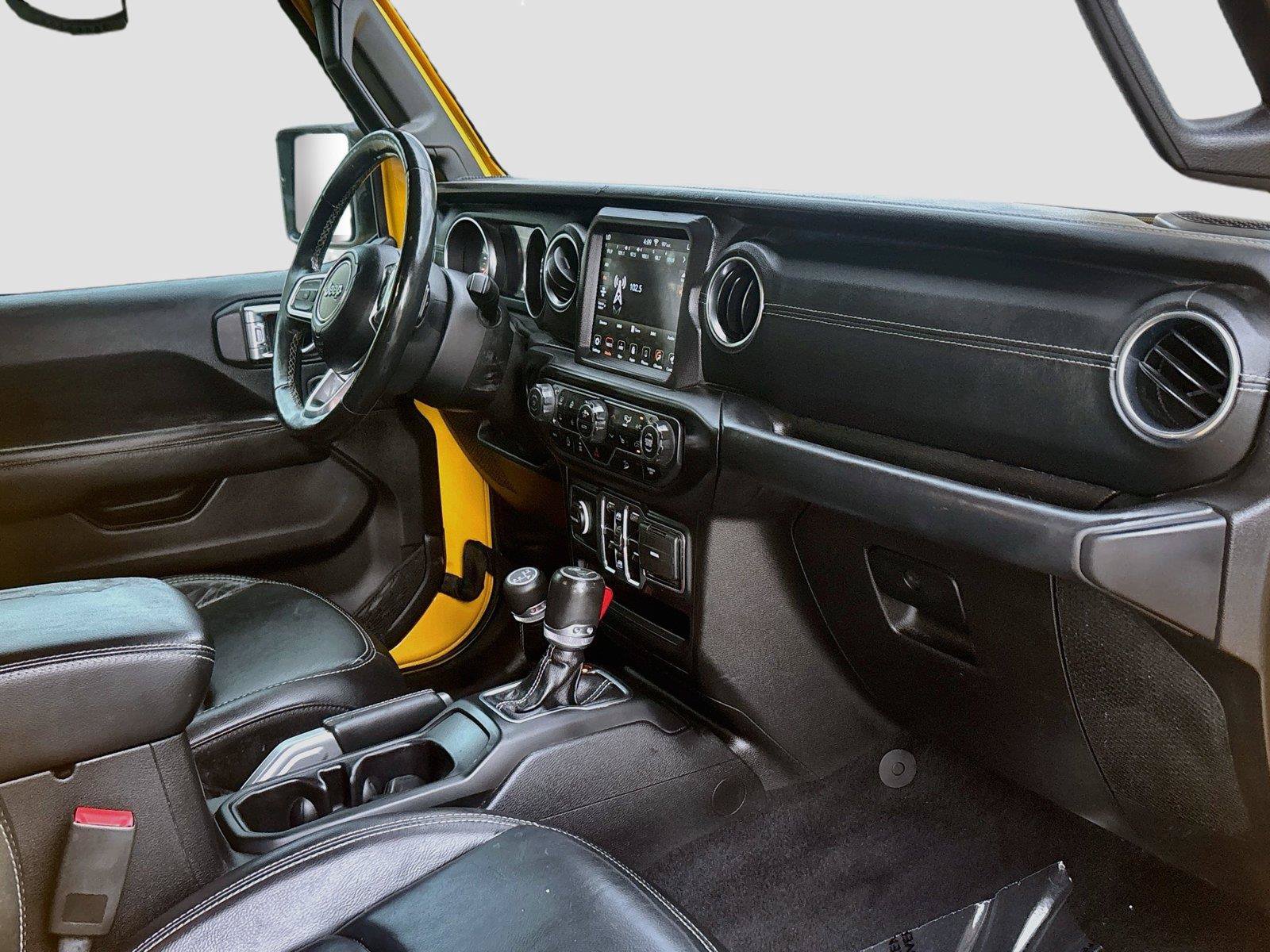 Used 2019 Jeep Wrangler Unlimited Sahara AWD/4WD image 27