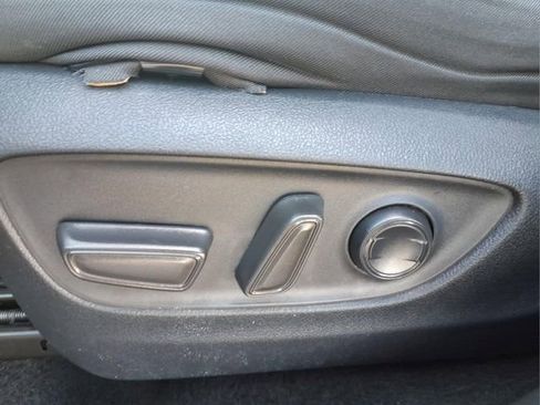Used 2024 Toyota RAV4 XLE FWD image 25