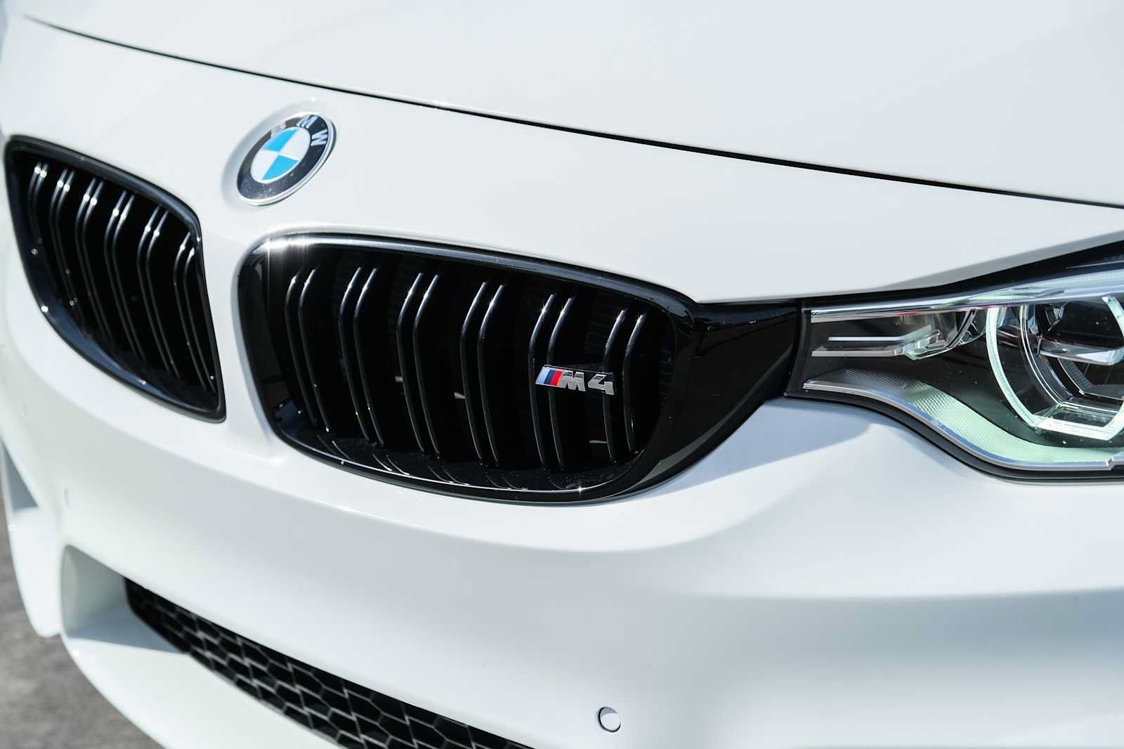 Used 2015 BMW M4 Coupe RWD image 4