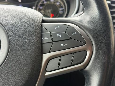 Used 2019 Jeep Cherokee Limited image 17