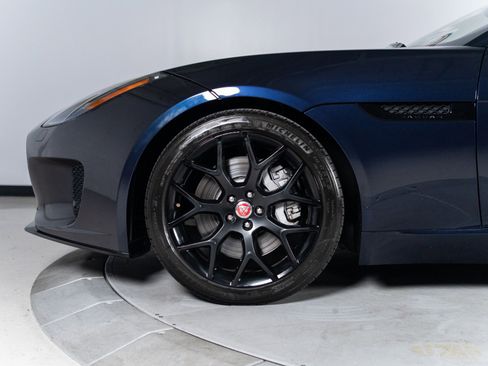 Used 2018 Jaguar F-TYPE Coupe RWD image 3