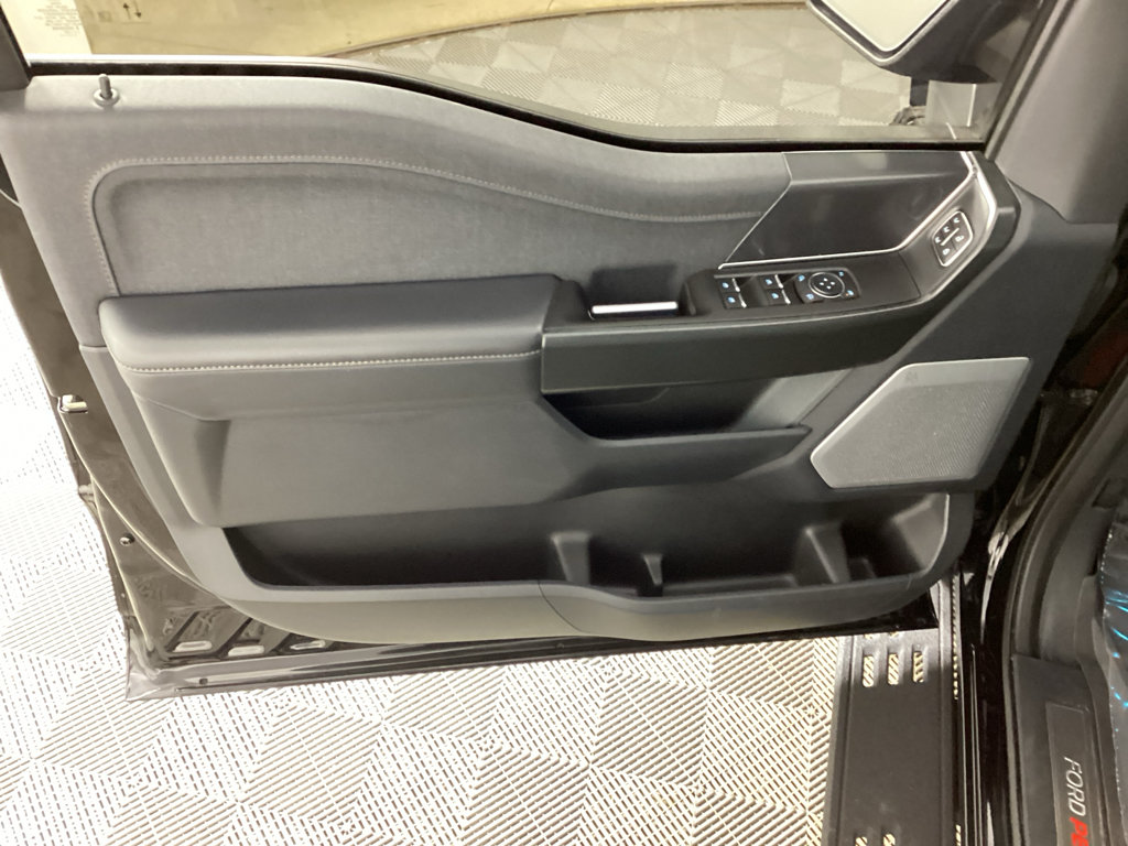 Used 2023 Ford F150 Raptor AWD/4WD image 17