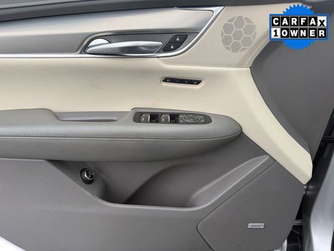 Used 2017 Cadillac XT5 Luxury w/ Driver Awareness Package image 12