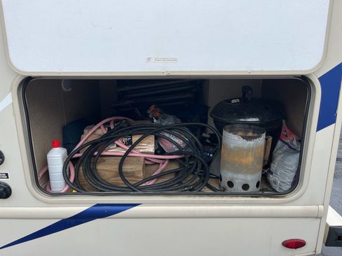 Used 2018 Ford E-450 and Econoline 450 Super Duty w/ Motorhome Prep Package image 13