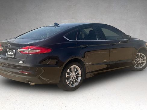 Used 2020 Ford Fusion SE FWD image 21