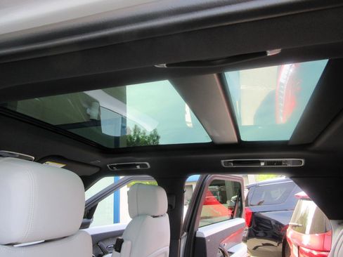 Used 2024 Land Rover Range Rover Sport SE image 42