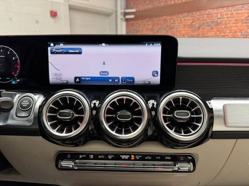 New 2025 Mercedes-Benz GLB 250 4MATIC image 18